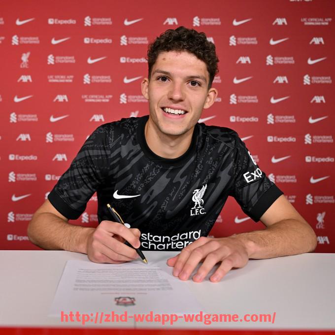 问鼎娱乐官网-法甲赛季变化解析：制度改革与规则调整对球队影响几何